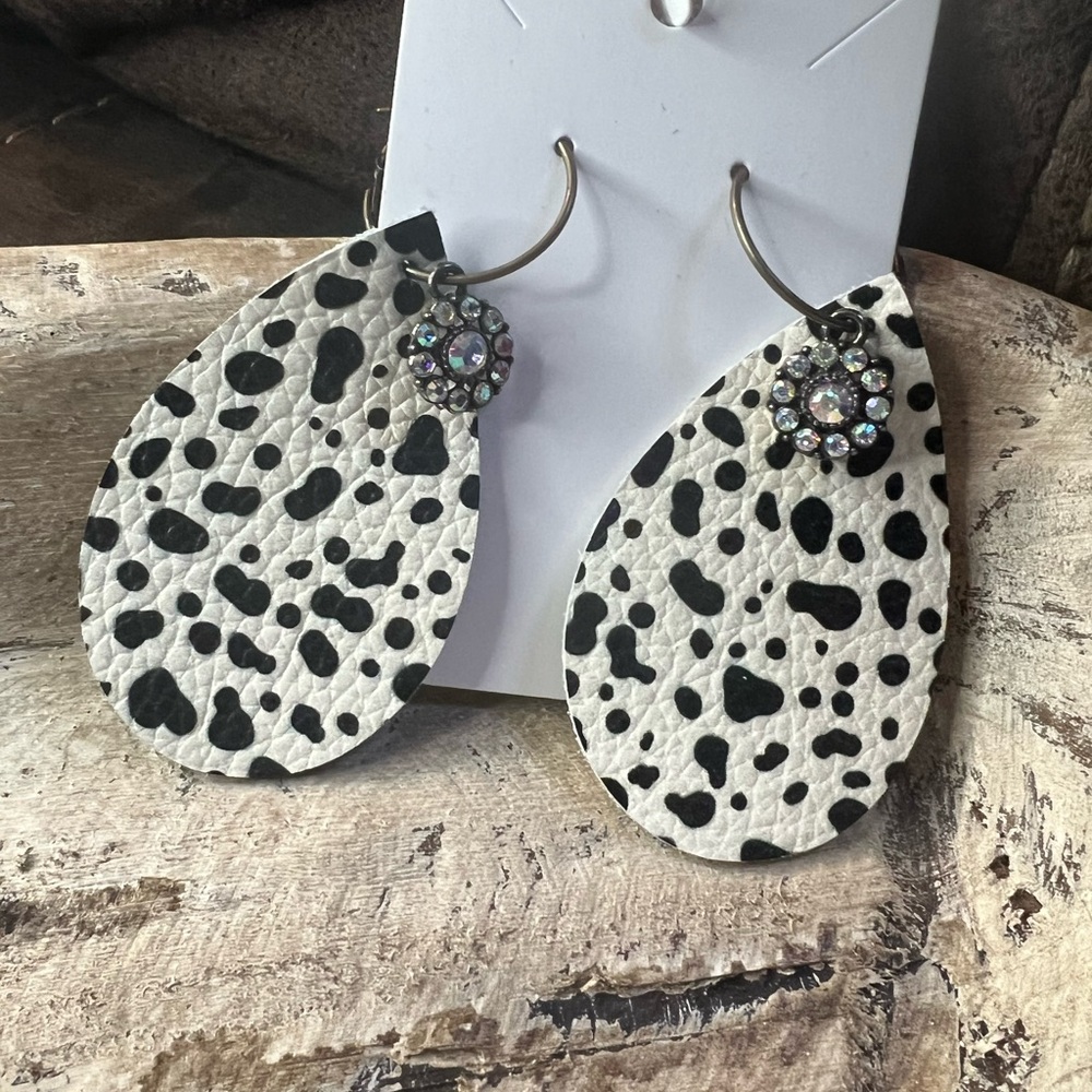 Black and White Spotted Teardrop Earrings